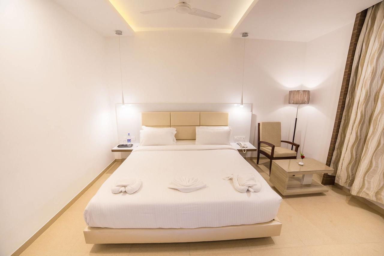 Hotel Vivera Grande Dindigul Bagian luar foto