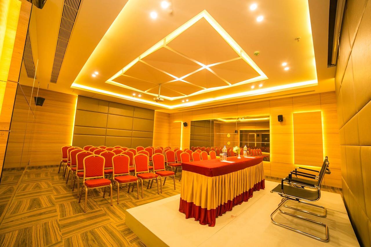 Hotel Vivera Grande Dindigul Bagian luar foto