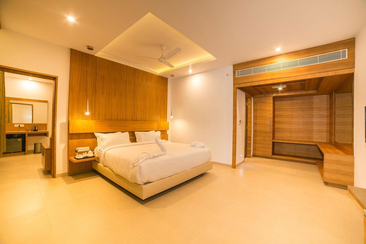 Hotel Vivera Grande Dindigul Bagian luar foto