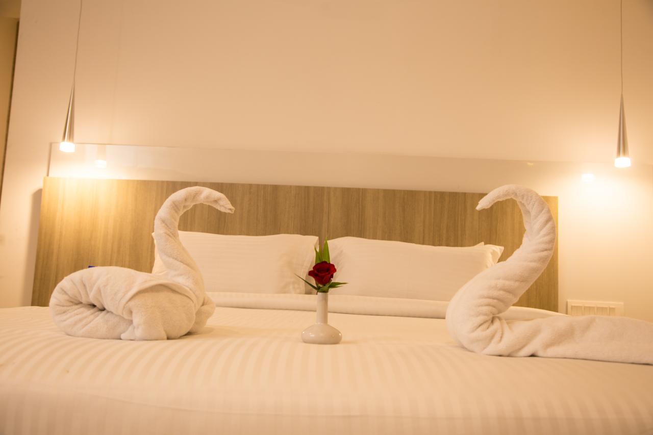 Hotel Vivera Grande Dindigul Bagian luar foto