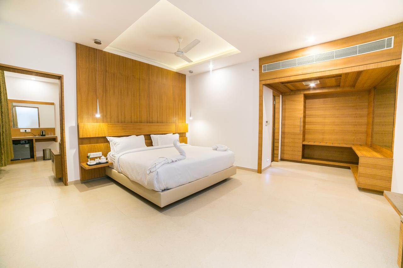 Hotel Vivera Grande Dindigul Bagian luar foto